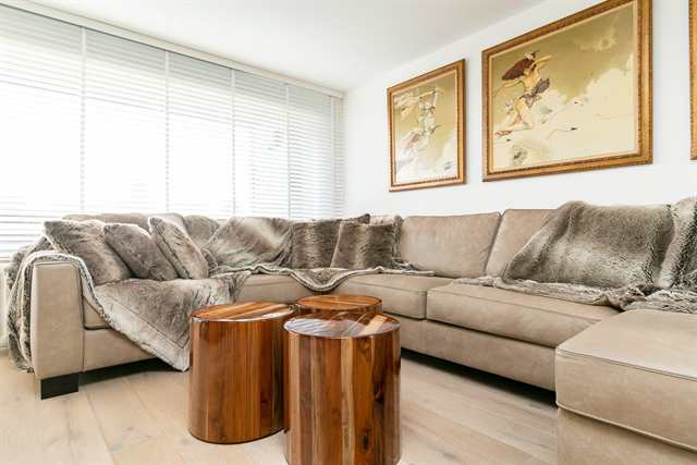 Afgewerkte woonkamer na renovatie